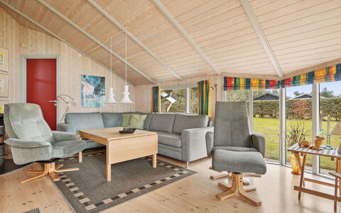 Algeth - 2.5Km from the Sea: Interior Design, Flooring, Holz, Decke, Fussboden, Möbel, Zimmer, Wohnzimmer, Couch, Zuhause