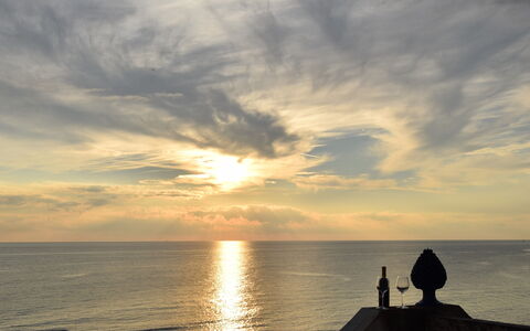 La Casa in Riva al Mare: Himmel, Horizont, Wasser, Wolke, Daytime, Gewässer, Wasservorräte, Meer, Sonnenuntergang