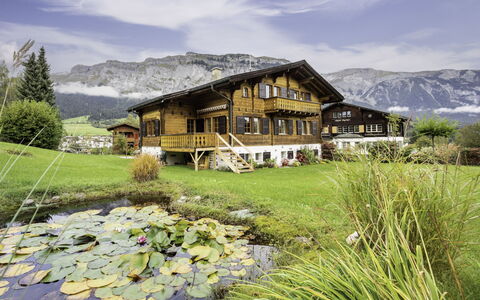 Chalet Cauma: Haus, Hütte, Zuhause, Ländliches Gebiet, Bauernhaus, Estate, Ground, Garten, Rasen, Eco Hotel