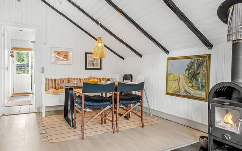 Ragnborg - 700M from the Sea: Holz, Flooring, Interior Design, Decke, Fussboden, Möbel, Holzboden, Beleuchtung, Zuhause, Zimmer