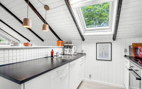 Ragnborg - 700M from the Sea: Küche, Holz, Decke, Interior Design, Flooring, Countertop, Major Appliance, Dachboden, Cabinetry, Küchengerät