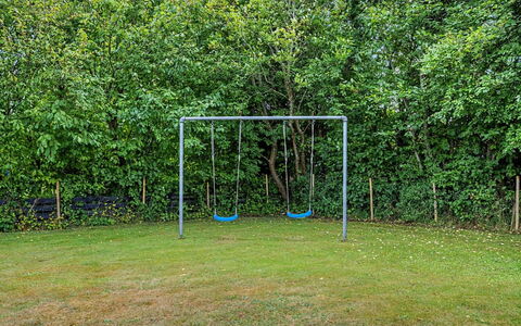 Ragnborg - 700M from the Sea: Gras, Rasen, Garten, Schatten, Park, Netz, Hinterhof