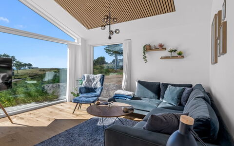 Theodora - 600M from the Sea: Interior Design, Holz, Möbel, Fussboden, Decke, Flooring, Wohnzimmer, Couch, Zuhause, Holzboden