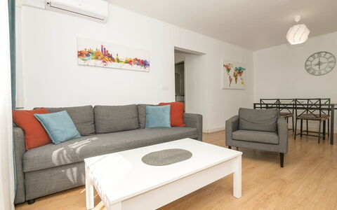 Buleria: Möbel, Interior Design, Flooring, Couch, Fussboden, Holz, Tabelle, Wohnzimmer, Zimmer, Wohnung