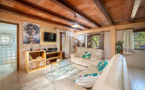 Es Racó de Campos: Möbel, Interior Design, Couch, Flooring, Fussboden, Holz, Decke, Wohnzimmer, Zimmer, Zuhause