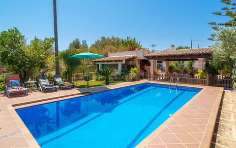 Cas Pobler: Schwimmbad, Blau, Resort, Gartenmöbel, Freizeit, Möbel, Eco Hotel, Schatten, Stuhl, Hazienda