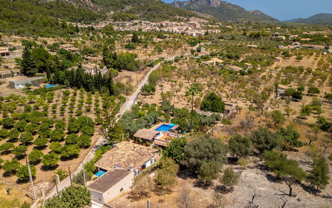 Cas Pobler: Baum, Bergstation, Dorf, Eco Hotel, Estate, Resort, Bergdorf, Hazienda, Luftaufnahmen, Vogelperspektive