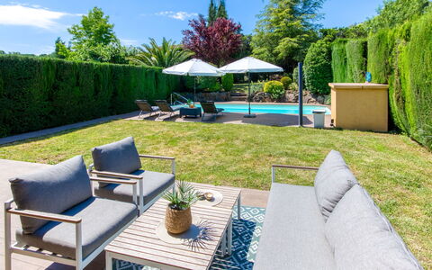 La Suntuosidad – Torremirona: Möbel, Gartenmöbel, Stuhl, Garten, Strauch, Schwimmbad, Schatten, Eco Hotel, Tisch Im Freien, Landscaping