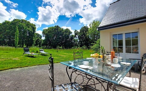 Les Cerisiers: Schwimmbad, Resort, Zuhause, Eco Hotel, Estate, Terrasse, Villa, Hof, Design, Gartenmöbel