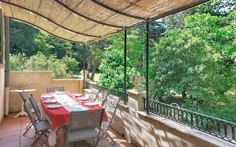 Chateau Payan: Schwimmbad, Resort, Zuhause, Eco Hotel, Estate, Terrasse, Villa, Hof, Design, Gartenmöbel