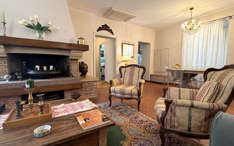 La Dimora del Leone: Möbel, Interior Design, Flooring, Holz, Tabelle, Fussboden, Stuhl, Zimmer, Wohnzimmer, Beleuchtung