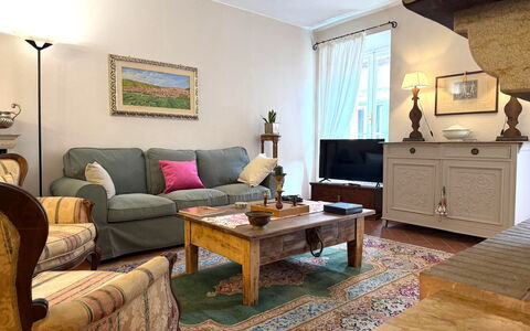 La Dimora del Leone: Möbel, Interior Design, Couch, Flooring, Holz, Wohnzimmer, Zimmer, Fussboden, Tabelle, Bilderrahmen