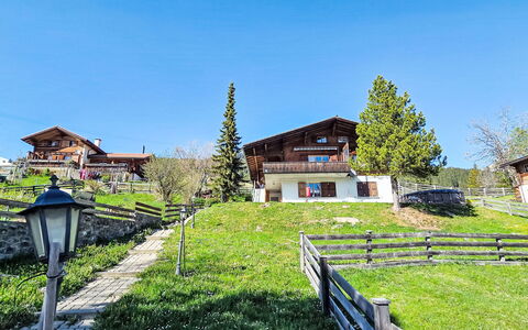 Casa Peist: Haus, Landschaft, Hütte, Ländliches Gebiet, Zuhause, Dorf, Wiese, Steigung, Bauernhaus