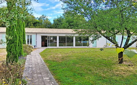 Mouleron: Balkon, Villa