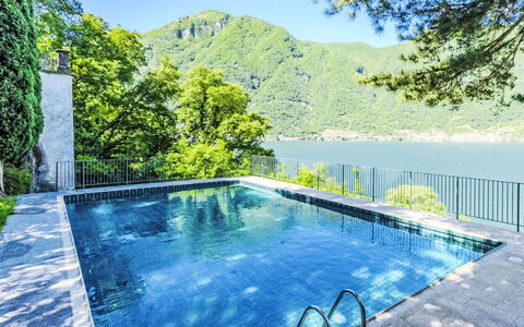 Nesso 10: Balkon, Villa