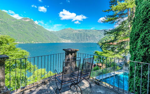 Nesso 10: Balkon, Villa