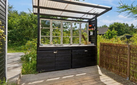 Nis - 1.4Km from the Sea: Holz, Deck, Schatten, Metall, Outdoor Struktur, Hartholz, Garten, Holzbeize, Design, Gartenbauten