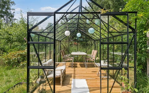 Nis - 1.4Km from the Sea: Garten, Design, Outdoor Struktur