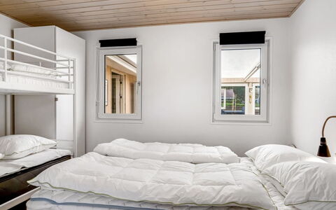 Melisande - from the Sea: Holz, Interior Design, Schlafzimmer, Fussboden, Möbel, Bett, Decke, Zimmer, Bedding, Bettdecke