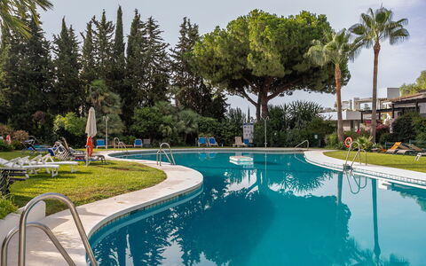 Ca Maestral: Schwimmbad, Baum, Resort, Freizeit, Gartenmöbel, Eco Hotel, Schatten, Thermae, Landscaping, Hazienda