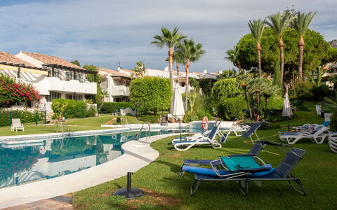 Ca Maestral: Erholung, Resort, Schatten, Freizeit, Estate, Schwimmbad, Gartenmöbel, Rasen, Hazienda, Villa