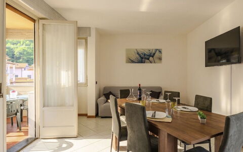 Casa Betulla: Interior Design, Flooring, Fussboden, Decke, Wohnung, Schatten, Stuhl, Light Fixture, Lampe, Zimmerpflanze