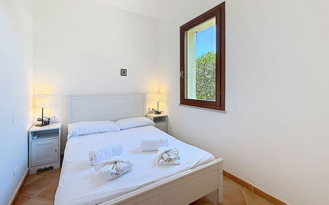 Villa del Mare: Interior Design, Flooring, Fussboden, Decke, Wohnung, Schatten, Stuhl, Light Fixture, Lampe, Zimmerpflanze