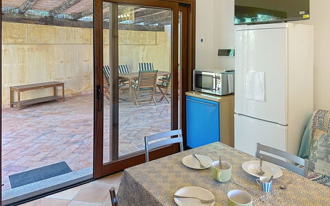 Villa del Mare: Interior Design, Flooring, Fussboden, Decke, Wohnung, Schatten, Stuhl, Light Fixture, Lampe, Zimmerpflanze