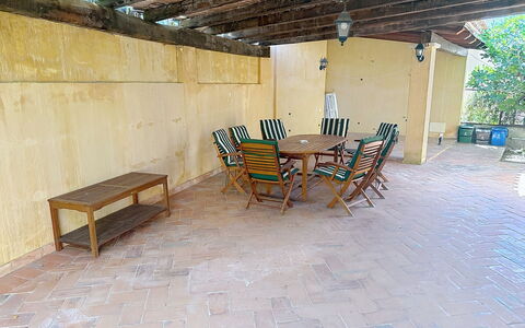 Villa del Mare: Interior Design, Flooring, Fussboden, Decke, Wohnung, Schatten, Stuhl, Light Fixture, Lampe, Zimmerpflanze