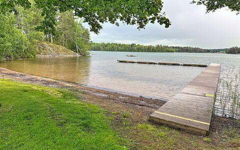 Sjöarpstugan: Wasser, Wasservorräte, Gewässer, Natürlichen Umgebung, Natürliche Landschaft, Wasserlauf, Bank, Wasserweg, Landschaft, See