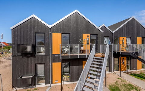 Ila - 350M from the Sea: Die Architektur, Fassade, Abstellgleis, Treppe, Balkon