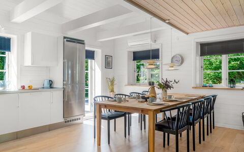 Stanko - 300M from the Sea: Möbel, Interior Design, Flooring, Holz, Decke, Holzboden, Fussboden, Esszimmer, Küche & Esszimmer Tisch, Tabelle