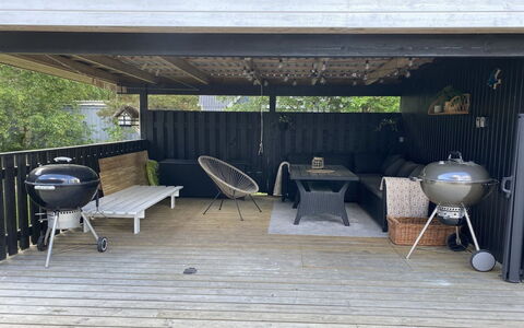 Stanko - 300M from the Sea: Holz, Möbel, Gartenmöbel, Hinterhof, Garten, Schatten, Deck, Stuhl, Tisch Im Freien, Hartholz