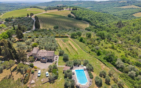 San Sano Retreat, Chianti Vineyard Views & Diving: Haus, Landschaft, Ländliches Gebiet, Estate, Grundstueck, Hütte, Bauernhaus, Dorf, Vogelperspektive, Landscaping