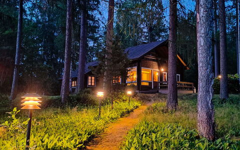 Rustholli17: Holz, Hütte, Zuhause, Wald, Wald, Kofferraum, Blockhaus, Gartenbauten, Garten, Nacht