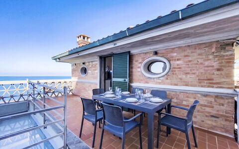 Cecina 570: Fussboden, Balkon, Stuhl, Holzbeize, Resort, Deck, Hartholz, Gartenmöbel, Schatten, Schwimmbad