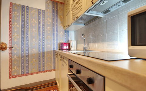 I Tre Camini: Holz, Flooring, Interior Design, Fussboden, Zimmer, Beleuchtung, Major Appliance, Countertop, Decke, Küche