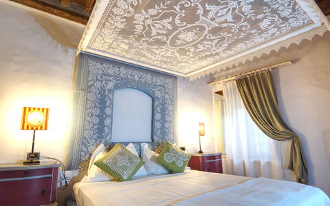 I Tre Camini: Interior Design, Wand, Möbel, Schlafzimmer, Linens, Decke, Bettdecke, Textil, Bett, Bedding