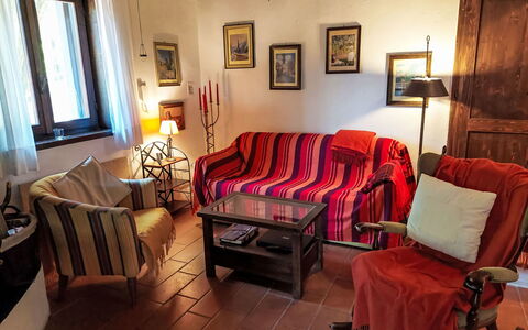 Cuculo: Möbel, Interior Design, Flooring, Fussboden, Holz, Couch, Zimmer, Stuhl, Wohnzimmer, Tabelle