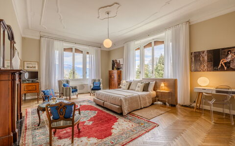 Flor Grand Lake Villa: Möbel, Flooring, Interior Design, Fussboden, Schlafzimmer, Bett, Decke, Zuhause, Zimmer, Bettdecke