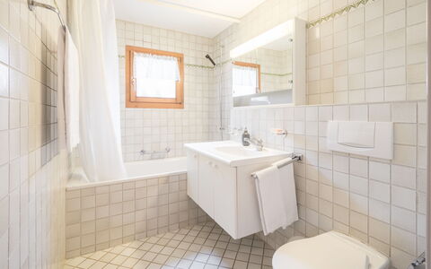 Val Mulin 14.1: Badezimmer, Armatur, Interior Design, Flooring, Fussboden, Decke, Installation, Bad Sink, Fliese, Toilette