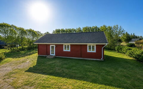 Taija - 200M to the Fjord: Gras, Dach, Haus, Hütte, Grundstueck, Einfach, Ländliches Gebiet, Schuppen, Gartenbauten, Rasen