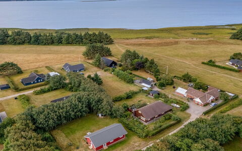 Taija - 200M to the Fjord: Vogelperspektive, Luftaufnahmen, Wohngebiet, Dach, Landschaft, Haus, Zuhause, Grundstueck, Einfach, Menschliche Siedlung