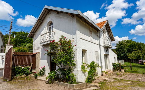 Villerville: Gebäude, Haus, Zuhause, Wohngebiet, Strauch, Die Architektur, Hütte, Dach, Tür