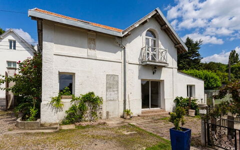 Villerville: Wand, Gebäude, Fenster, Haus, Zuhause, Wohngebiet, Strauch, Tür, Die Architektur