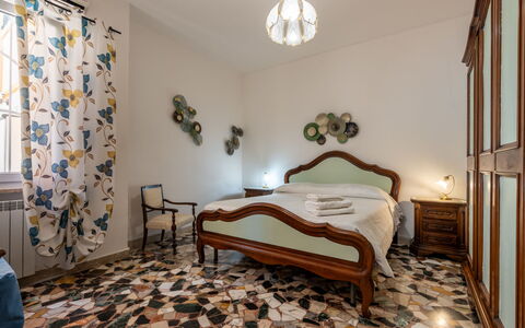 A Cà du Piero: Interior Design, Flooring, Möbel, Fussboden, Holz, Zimmer, Decke, Schlafzimmer, Beleuchtung, Bett
