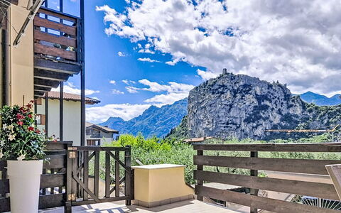 Edera: Berg, Hügel, Gebirge, Bergstation, Balkon, Senke, Grat, Alpen, Zaun, Veranda