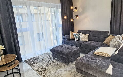 The Penthouse 5: Möbel, Interior Design, Flooring, Fussboden, Couch, Wohnung, Textil, Zimmer, Decke, Wohnzimmer