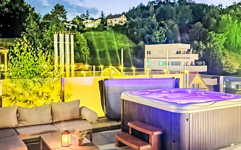 The Penthouse 5: Schwimmbad, Beleuchtung, Nacht, Resort, Landschaft Beleuchtung, Eco Hotel, Stuhl, Hotel, Design