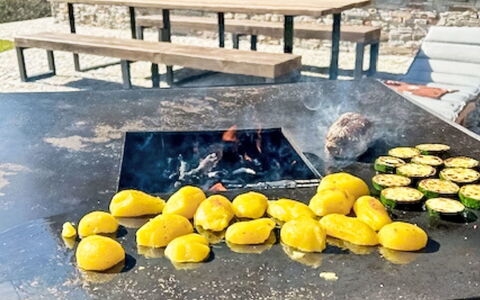 Pod Hvězdami: Essen, Kochen, Gartenmöbel, Tisch Im Freien, Grill, Hitze, Picknicktisch